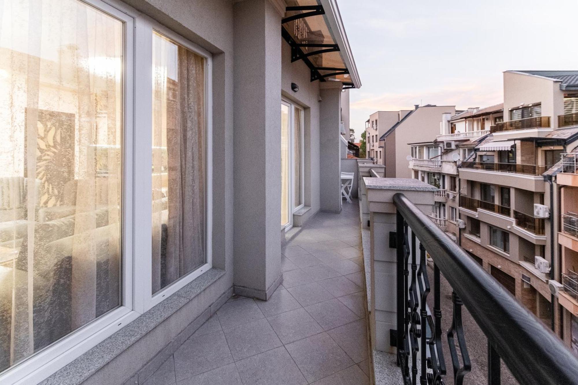 Modern & Elegant City Center Apartments Пловдив Екстериор снимка